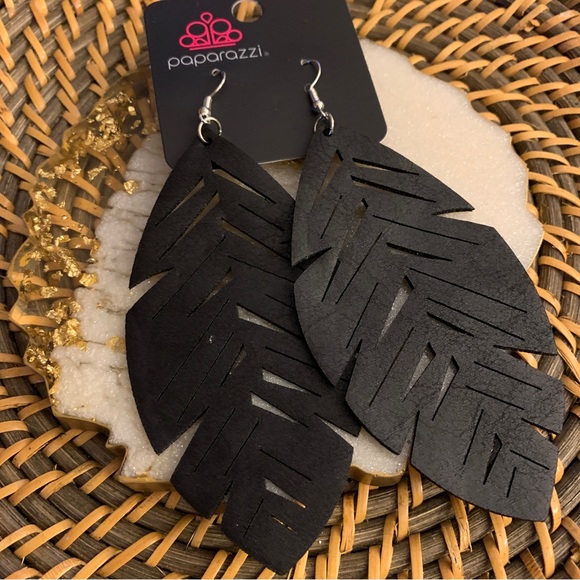 I Want To Fly Black Leaf Earrings - Picture 1 of 2